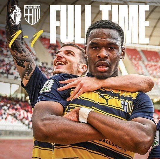 关于布莱克本战平收官，球迷气氛热烈！的信息