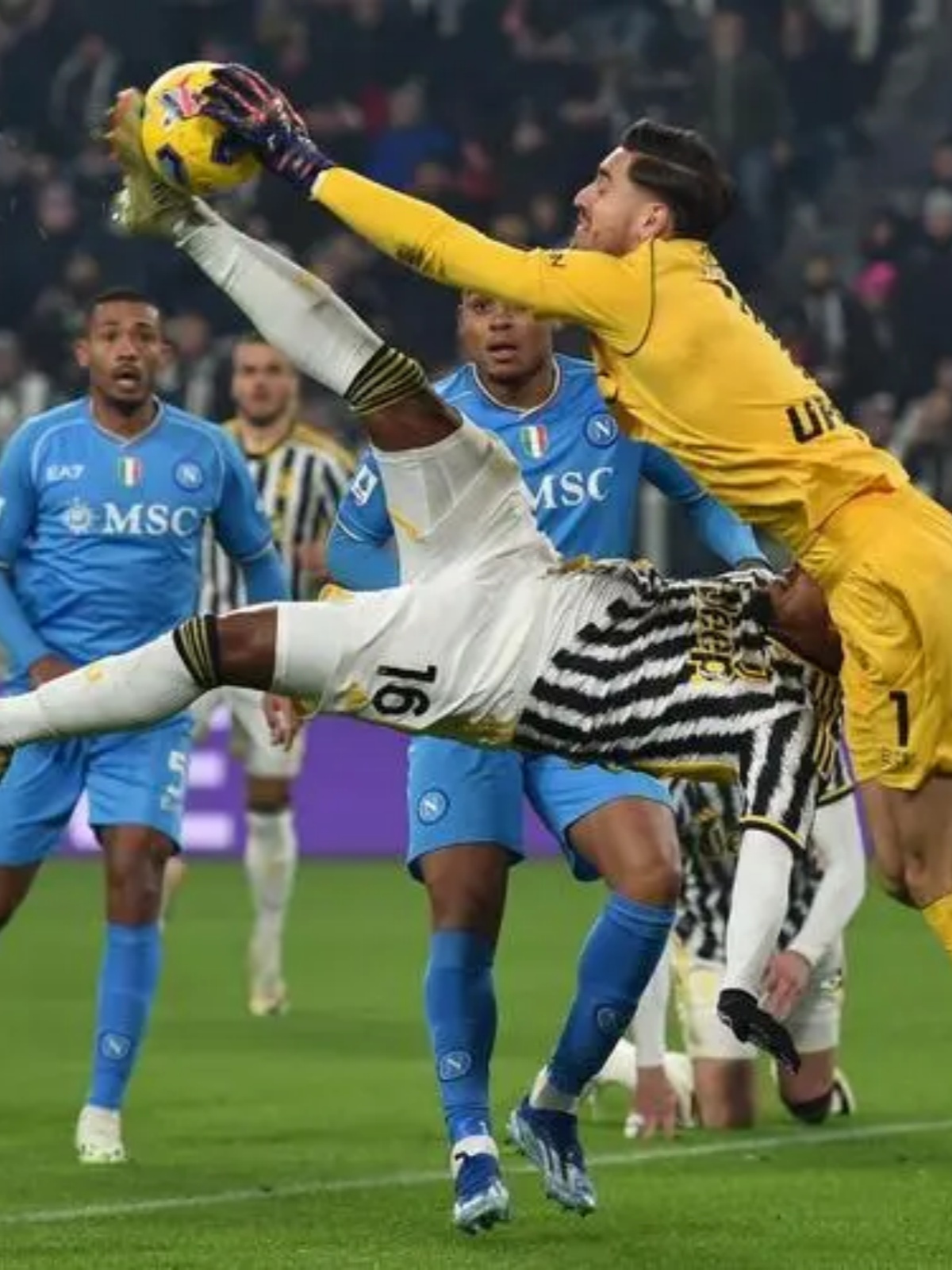 包含罗马主帅受赛风波困扰,球队整体战绩不佳的词条 包含罗马主帅受赛风波困扰,球队整体战绩不佳的词条