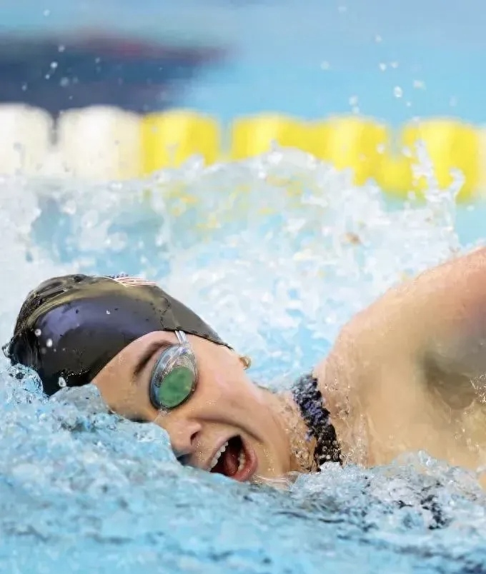 美国游泳队表现抢眼，向金牌挺进的简单介绍