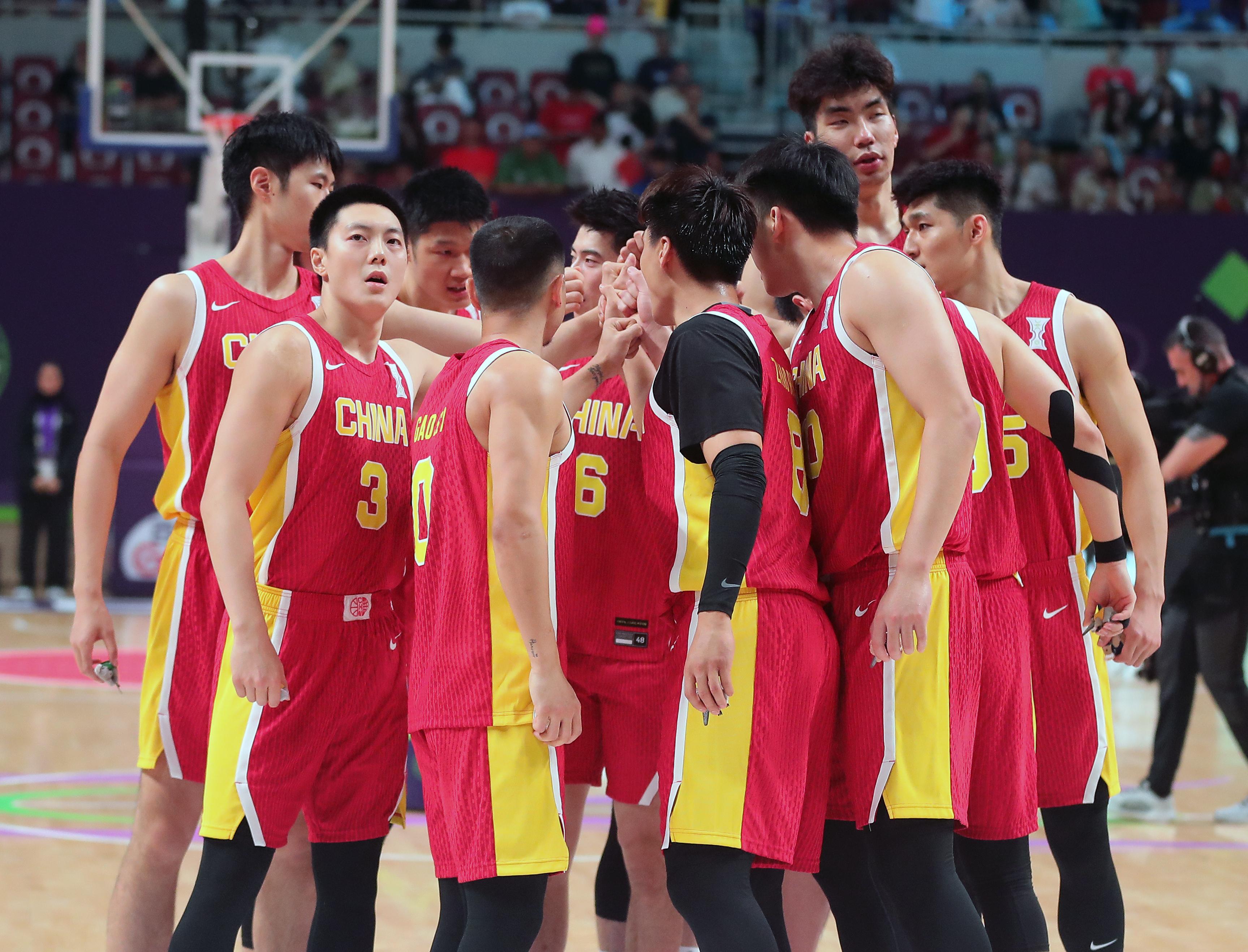 亚洲杯上半程赛事盘点，赛况激烈