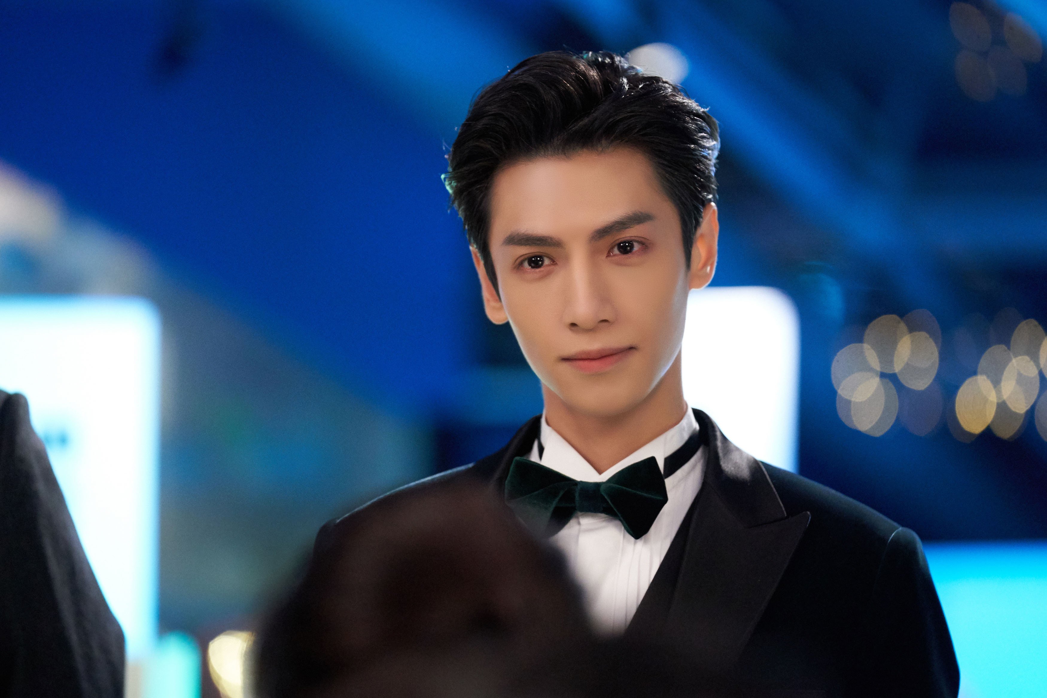 跨洋对决，哈登关键一击，76人险胜广东队