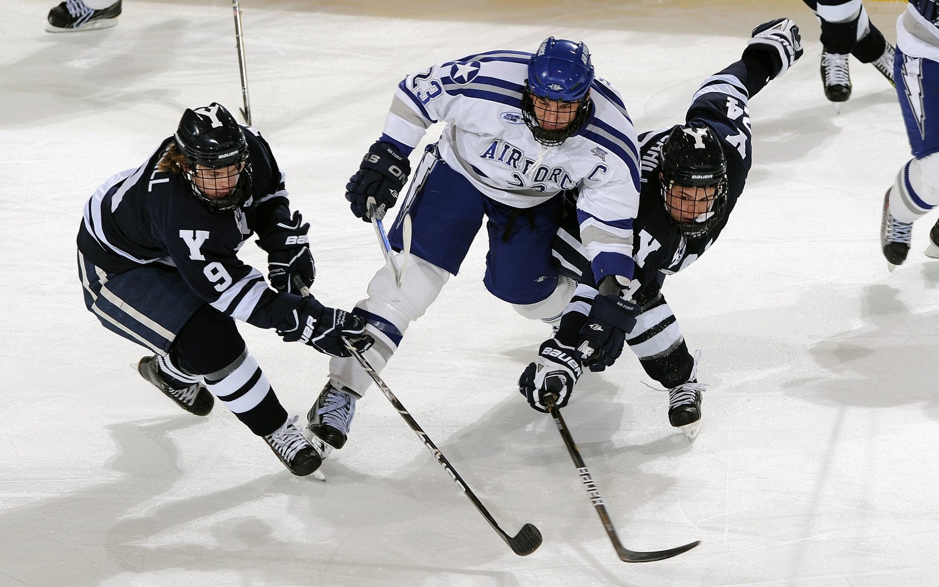 门迪全程高能输出!喀麦隆压哨绝杀丹麦,非洲雄狮怒吼卡塔尔